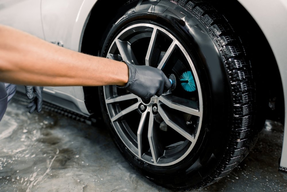 Cómo limpiar las llantas del coche? ¡Déjalas relucientes!